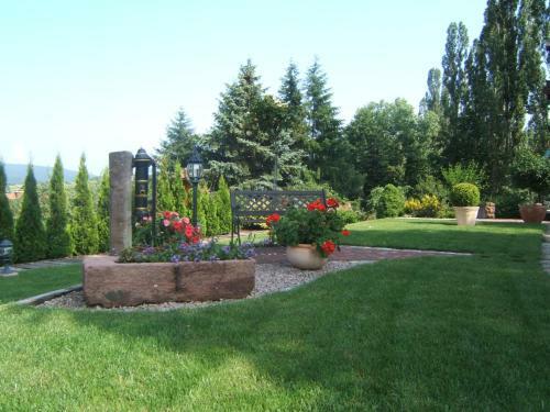 La Maison Fleurie