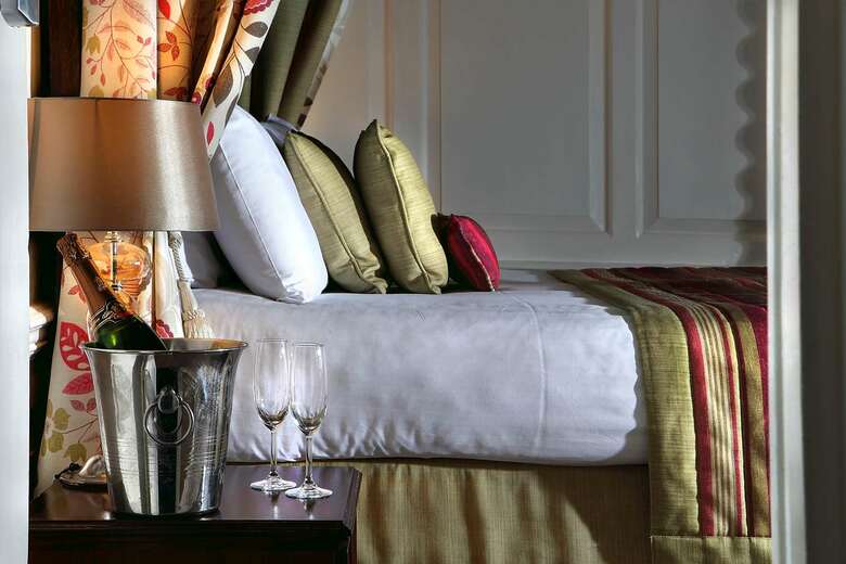 Wessex Royale Hotel