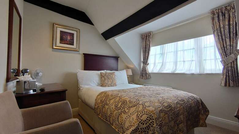 Wessex Royale Hotel