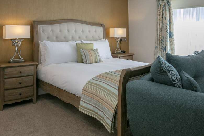 Wessex Royale Hotel