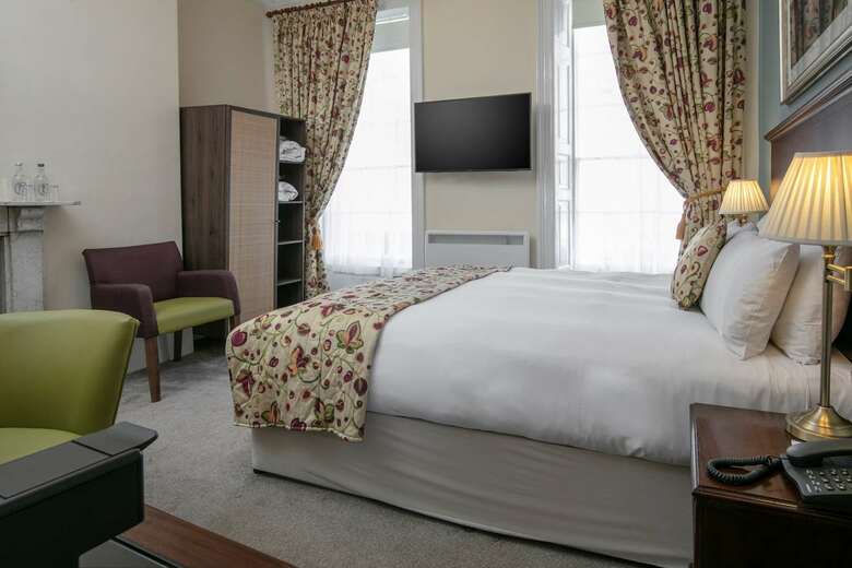 Wessex Royale Hotel