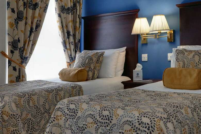 Wessex Royale Hotel