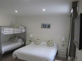 Ommaroo Hotel