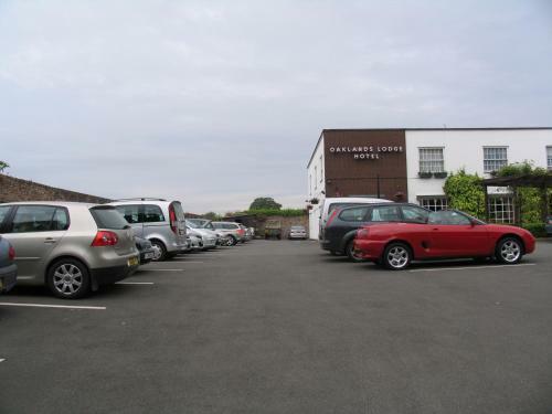 Oaklands Lodge Hotel