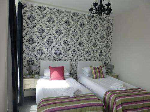 Harry's Hotel & Restaurant
