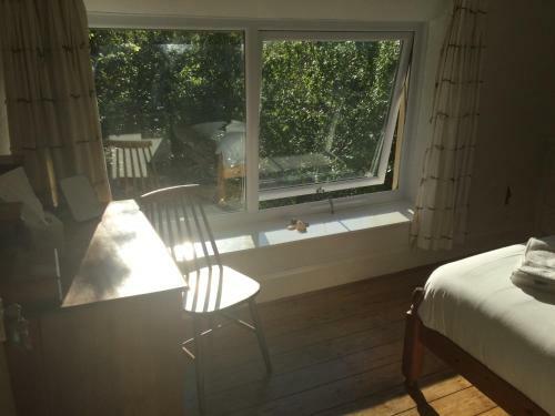 Hostal Garden Cottage Guest House