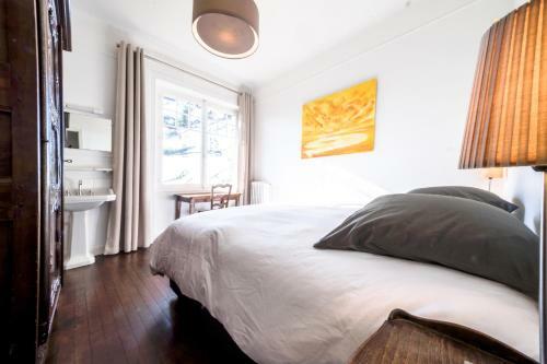 Villa La Pin�de