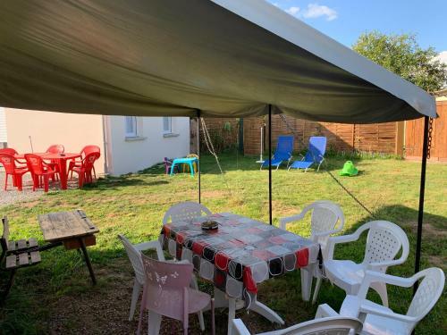 Id�ale Famille, Tout Y Est ....