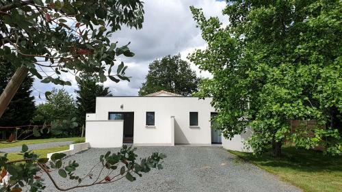 Hostal Studio Ind�pendant Chez L?habitant Au Calme