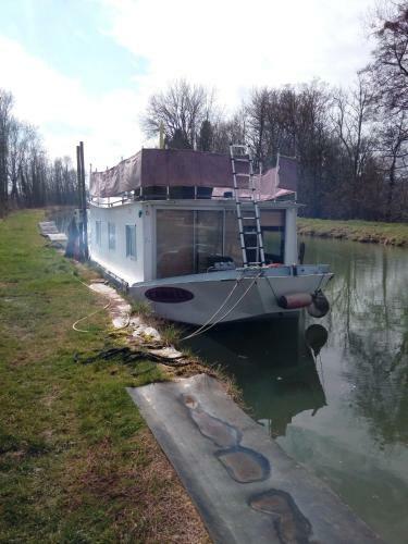 Bateau Houseboat Camille