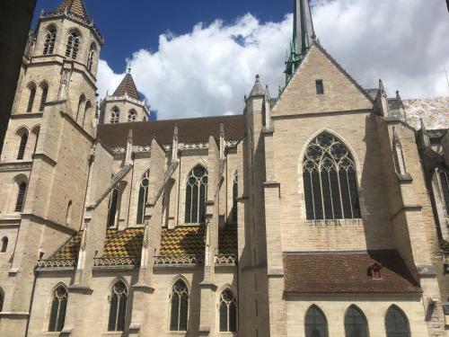 Apartamento Studio Sur Cour Int�rieure Centre Historique St Benigne ( Pas de Vue) Calme