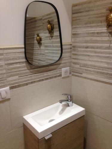 Apartamento Studio Sur Cour Int�rieure Centre Historique St Benigne ( Pas de Vue) Calme