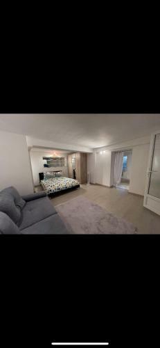 Hostal Maison T1