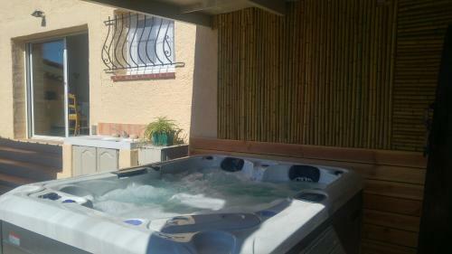 Gite Lapaz/jacuzzi Priv�/piscine