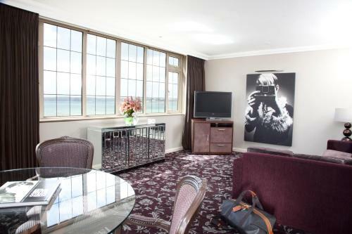 Grand Jersey Hotel And Spa