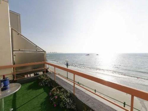 Hostal Maison Chaussey Guest House