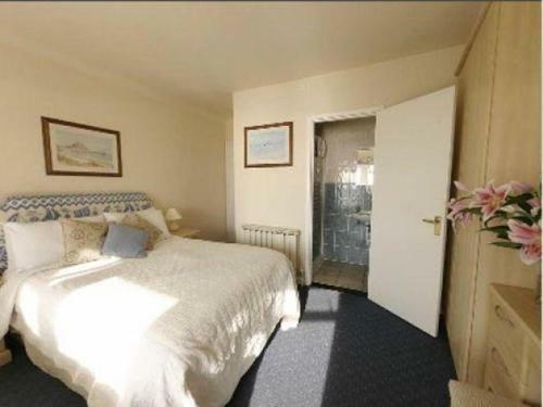Hostal Maison Chaussey Guest House
