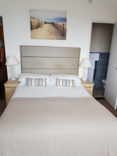 Hostal Maison Chaussey Guest House
