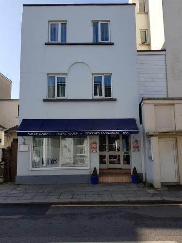 Hostal Maison Chaussey Guest House