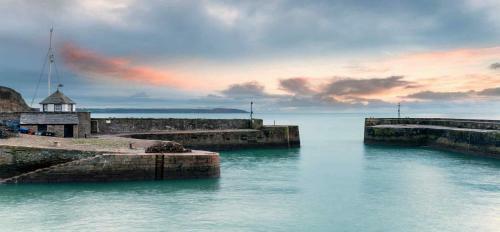 Pier House Hotel
