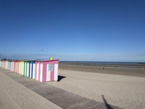 Sea View & Beach Studio Apartment - Blue Horizon