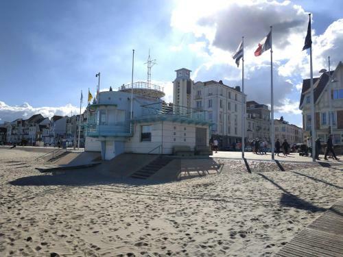 Sea View & Beach Studio Apartment - Blue Horizon