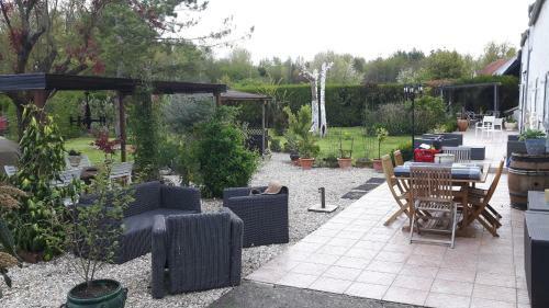 Bed & Breakfast La Long�re Des Glycines
