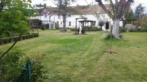 Bed & Breakfast La Long�re Des Glycines