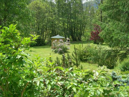 Bed & Breakfast Chambre Et Table D'h�tes Du Chant Des Sources