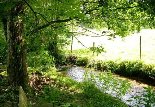Bed & Breakfast Chambre Et Table D'h�tes Du Chant Des Sources