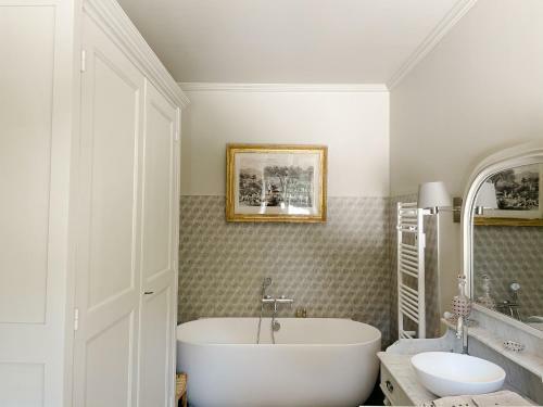 Hostal Ch�teau Du Domaine Du R�veillon