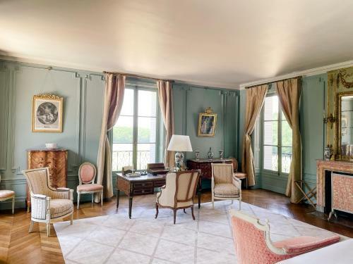 Hostal Ch�teau Du Domaine Du R�veillon