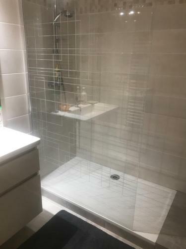 Apartamento Les Acacias 84320