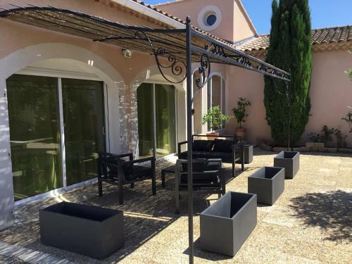 G�te Avec Piscine Lou Min�stra�
