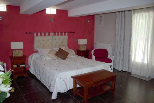 Hostal Cl�t De F�lines Chambre Spacieuse