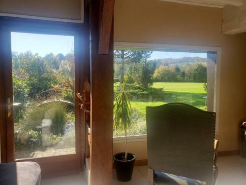 Les 2 Chaumi�res Avec Piscine