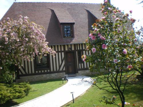 Maison De Style Normand