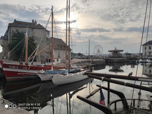Apartamento Proche Honfleur Gite Avec Piscine