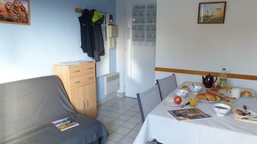 Erdeven - Petite Maison de Vacances Pr�s de La Plage de Kerhilio