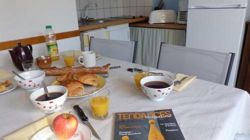 Erdeven - Petite Maison de Vacances Pr�s de La Plage de Kerhilio