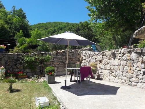 Hostal C�l�zen Chambre D'hotes