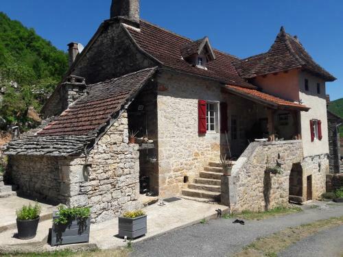 Hostal C�l�zen Chambre D'hotes