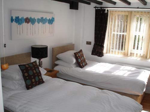 Hostal Burcott Mill Guesthouse