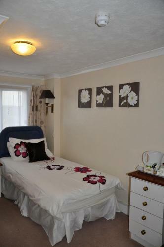 Hostal Adelaide House