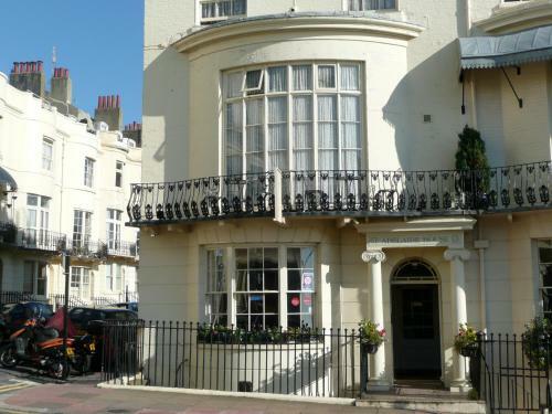 Hostal Adelaide House