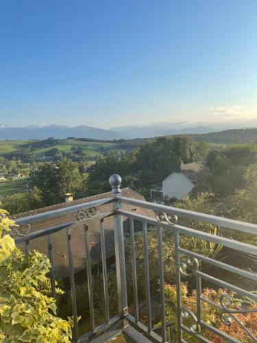 Apartamento G�tes De La Maison Bleue D'estialescq
