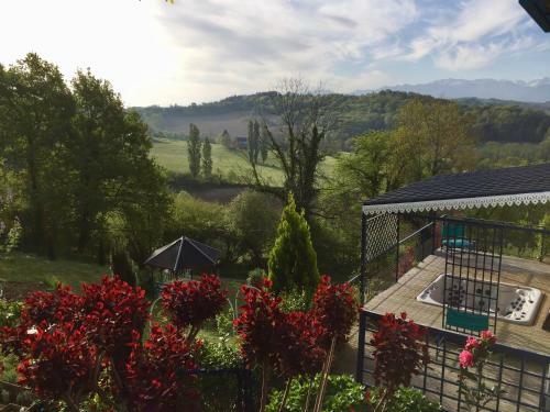 Apartamento G�tes De La Maison Bleue D'estialescq