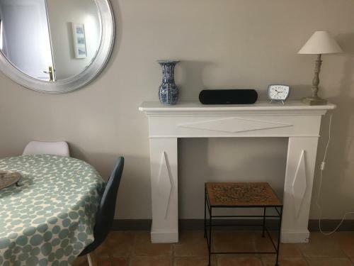 Maisonnette � Etables ; La Bleue