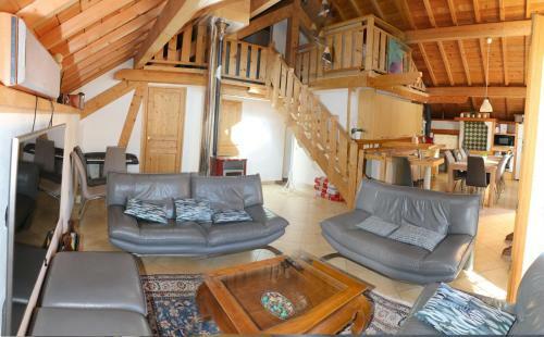 Hostal Chalet Savoyard Balcon De Villy