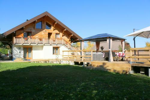 Hostal Chalet Savoyard Balcon De Villy
